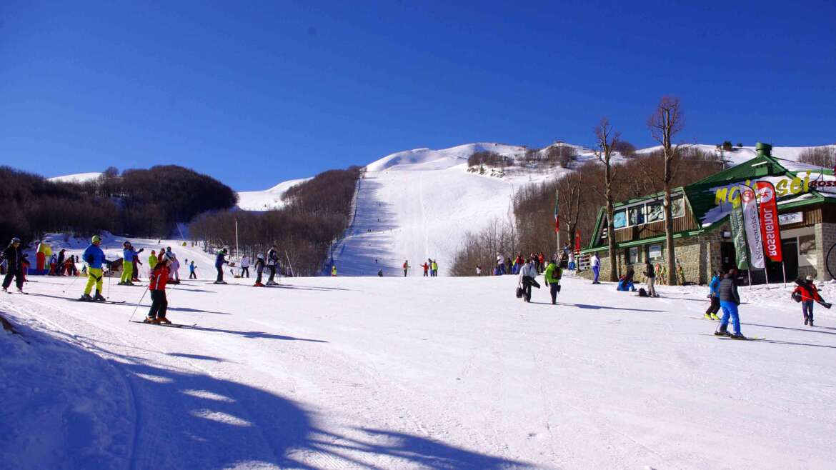 Prosegue la stagione dello sci al Corno alle Scale. Impianti aperti tutti i giorni